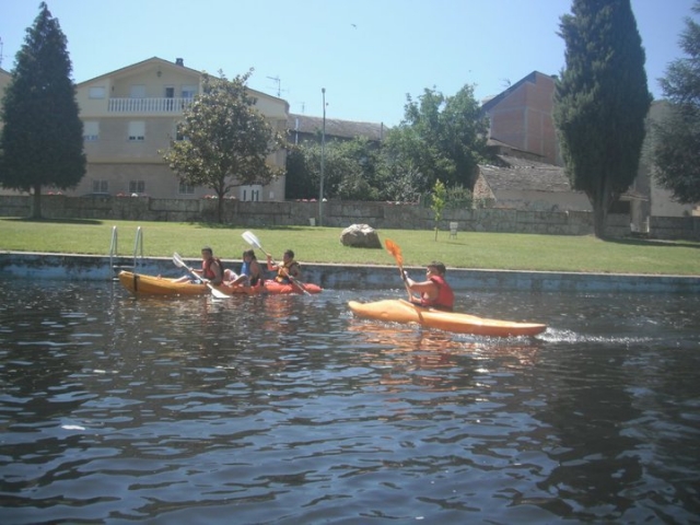  Navigazione con le canoe nel bacino 